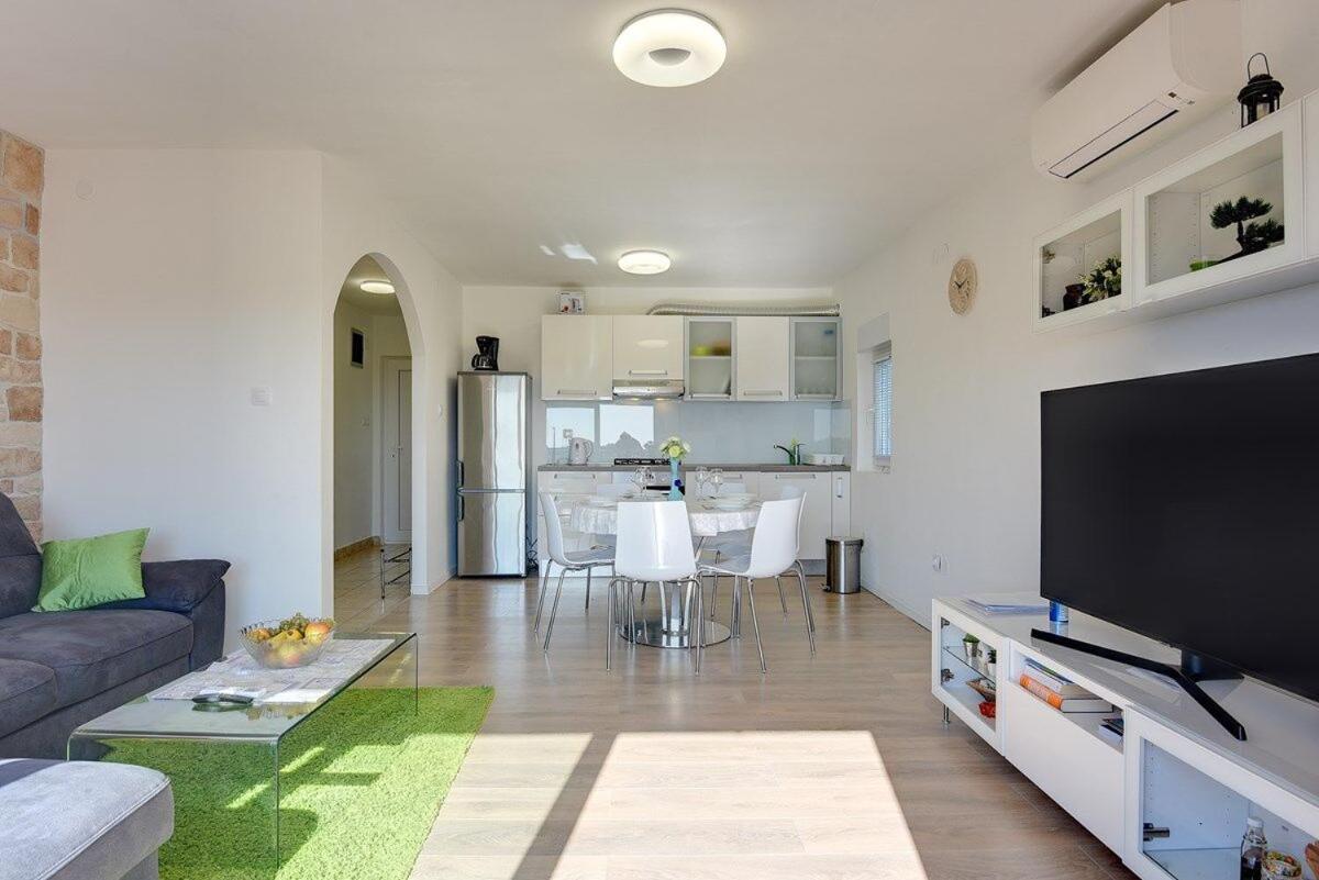 Apartment Zajec プレマントゥーラ エクステリア 写真